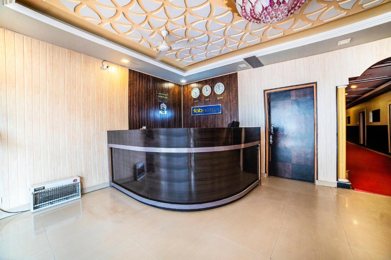 Hotel Fabexpress Landmark Awadh à Lucknow Extérieur photo
